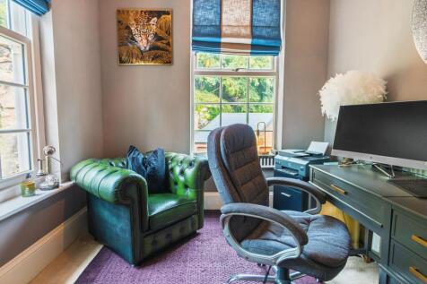 Bedroom 2 / Office with multiple aspect to front and rear