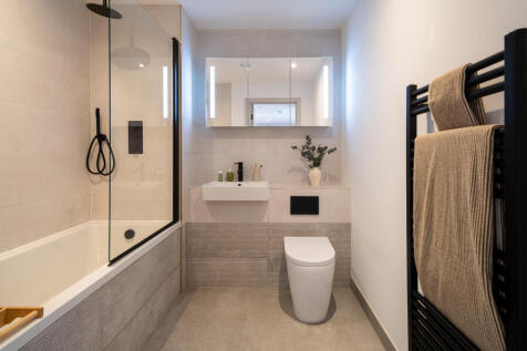 Highgate Rd Kentish Town int-57.jpg