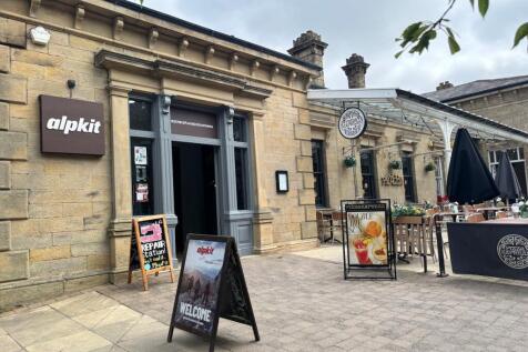 Retail Property (high street) to rent in ilkley