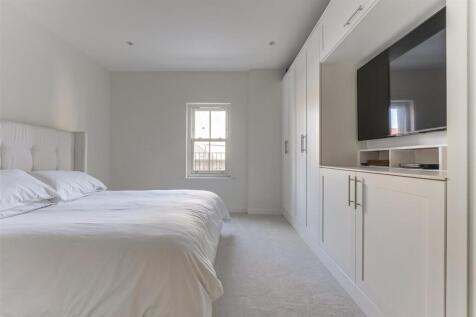 Railway Street-12.jpg