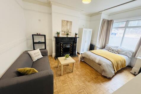 1 Bedroom House in LU1 3UE