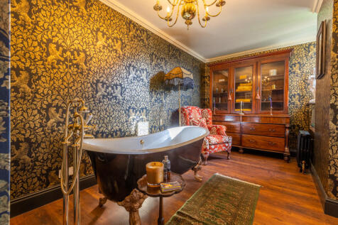 En-suite To Maste...