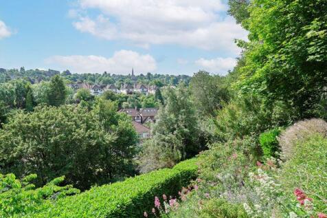 6 bed, 4 bath Detached in Bristol - Photo 17