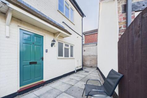 1 Bedroom Quarter House - For Sale