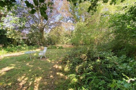 Flat 2, 69 De la Warr Rd - Garden.jpg