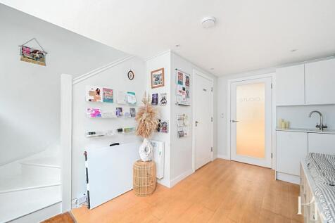 3 Queens Place, BN1 (17).jpg