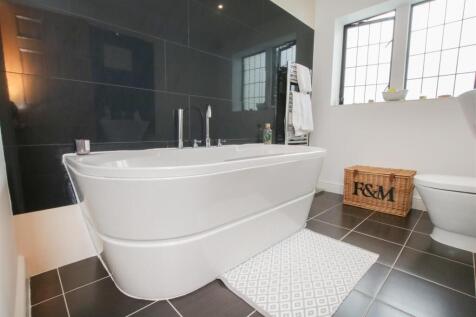 CONTEMPORARY BATHROOM