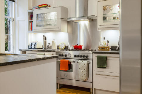 110-print-46 St V...