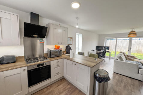 4flr83744 (16)_edited.jpg