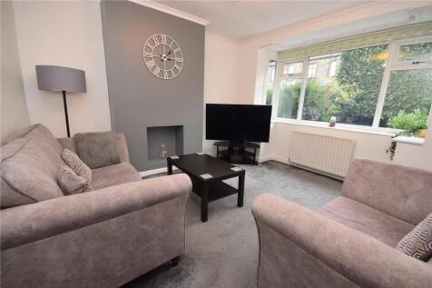 2 bed terraced house to rent Mountfield Close, Lo