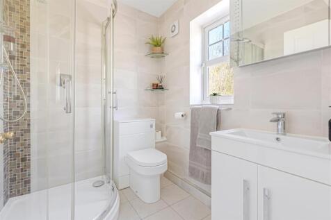 Bedroom 2 En-suite Shower