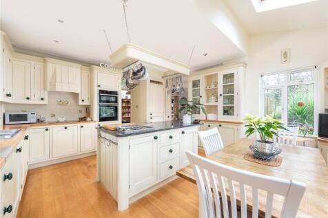 Kitchen/Breakfast Rm