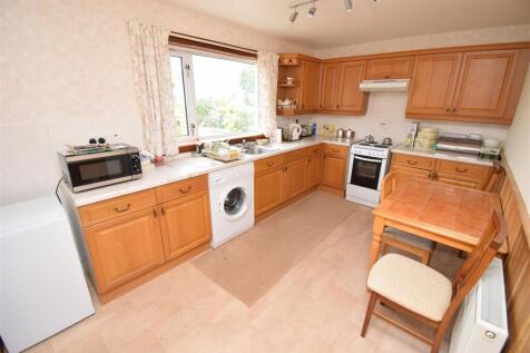 KITCHEN-BREAKFAST ROOM