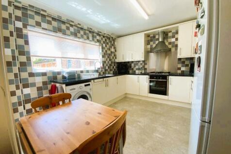 KITCHEN 12'4 x 10'3