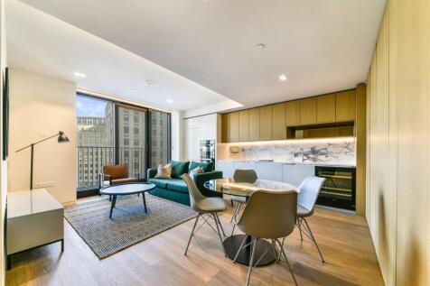 Furnished one bedroom apartment with access to a concierge and leisure facilities.