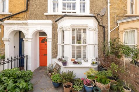 Queens Grove Road, E4