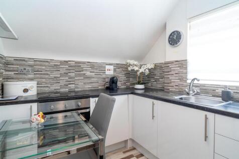 028-77 Allum Lane.jpg