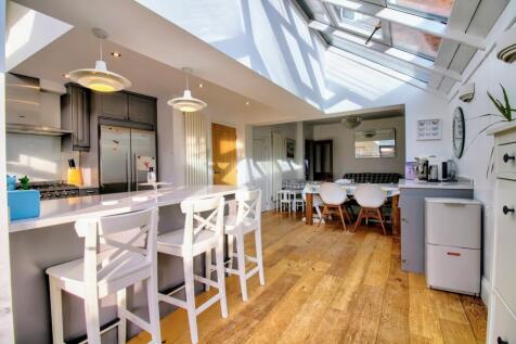 Kitchen - Castle Road Matt Clinton EweMove Kenilwo