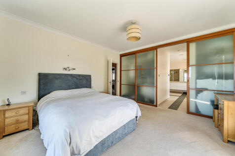 132628046877e50160722