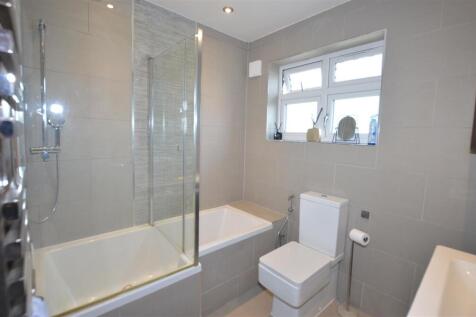 88 Park Road bath.JPG