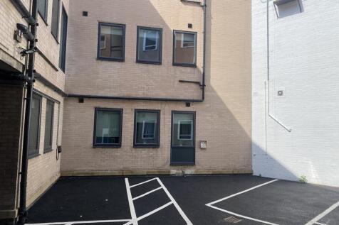 ** SECURE / GATED ** AVAILABLE NOW ** PARKING ** FOB ENTRANCE ** GREAT LOCATION **