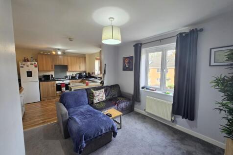 LOUNGE/KITCHEN