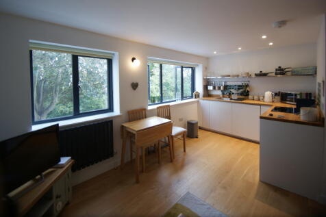 LOVELY PURPOSE BUILT MODERN MAISONETTE IN A DEVELOPMENT OF ONLY TWO! The gorgeous apartment has been beautifully furnished and includes small white goods, along with crockery and cutlery, TV etc, stai