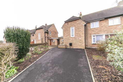 Front elevation and driveway