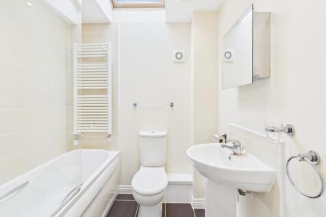 CAM02545G0-PR0507-STILL010