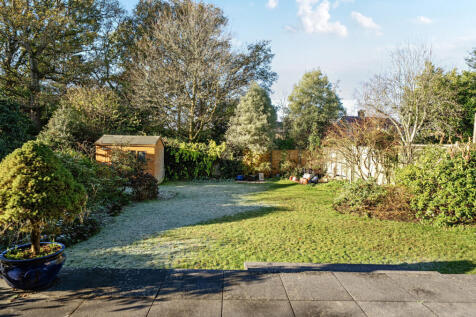 1384608-19-692046...