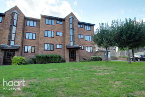 2 Bedroom Flat in ME16 0UH