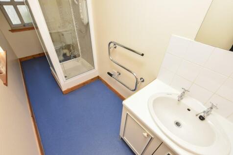 BEDROOM TWO EN-SUITE-2.jpg