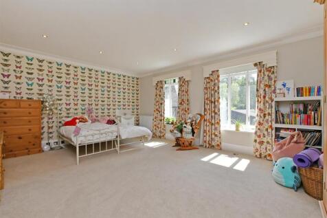 8 bed, 5 bath Detached in Sheffield - Photo 23