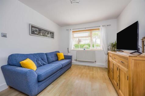 5 Culver Drive, Hayling Island-Small-PorticoMarket