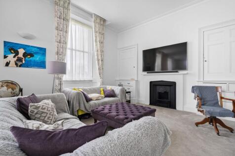 7 Blencowe Close,...