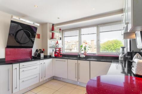 Kingsway Court-13.jpg