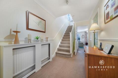 Peregrine Drive, Sittingbourne - Entrance hall