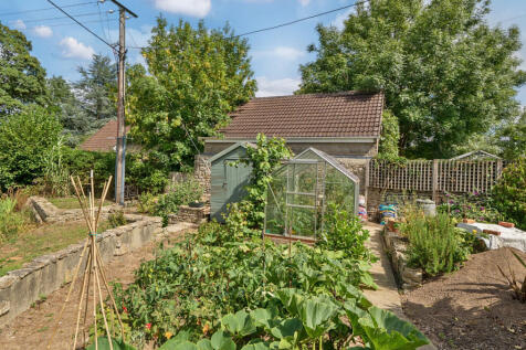 1342748-4-68a7261...