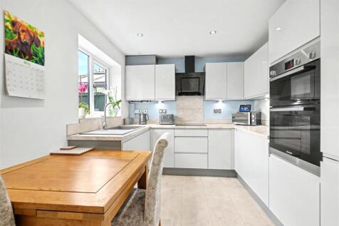 Kitchen (2).jpeg