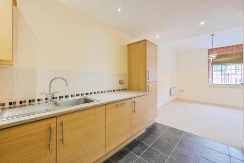 Kitchen Area: