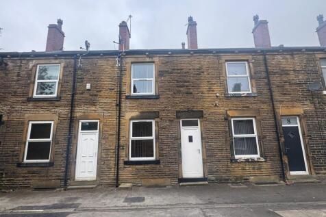 **TWO BEDROOM TERRACE****SOUGHT AFTER LOCATION** Offered for rent is this modern home situated in Thorpe. Accommodation comprises of; inner hallway, lounge, kitchen diner, two first floor double bedro