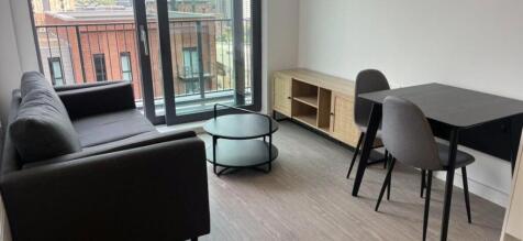 AVAILABLE 14TH AUGUST Walking distance to Manchester City Centre Fully Furnished Apartments On-site Resident Gym Co-Working Spaces Tenant Loyalty Card Discounts Secure Entry System