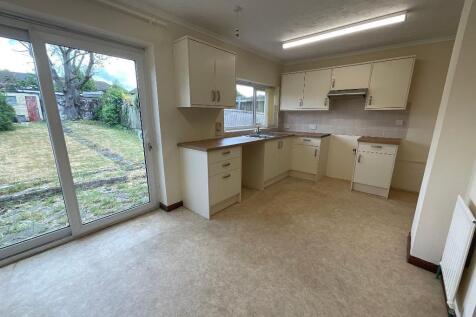 KITCHEN 16'7 x 9'2