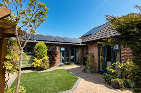 4 bedroom Detached for sale