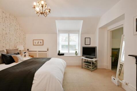 5 bed, 3 bath Detached in Sheffield - Photo 21
