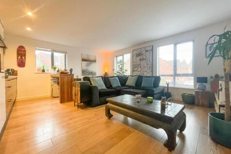 OPEN PLAN LOUNGE KITCHEN DINING ROOM