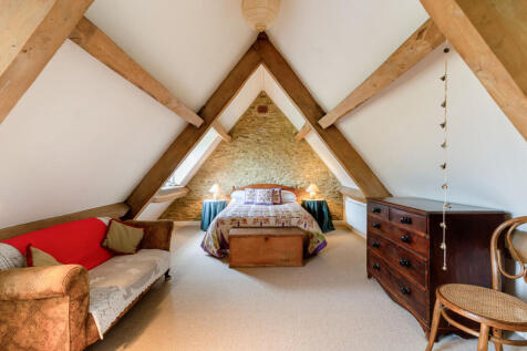 24 Attic Bedroom