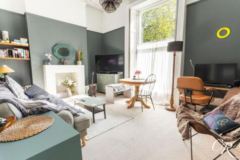 Sitting/Dining Room