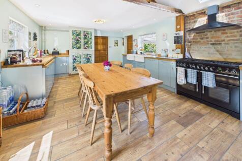 Open Plan Living/Dining/Kitchen