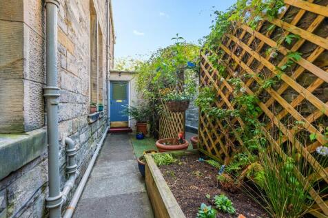 Picture Perfection - well-presented one-bedroom ground-floor apartment, part of a detached family home, will appeal to those looking for a peaceful yet convenient base.